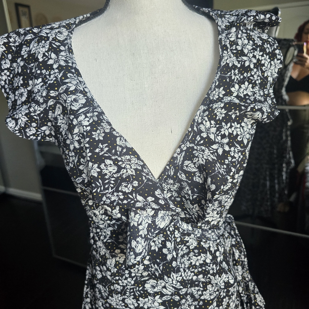 Max Studio Black and White Asymmetrical Dress - Picture 2 of 5